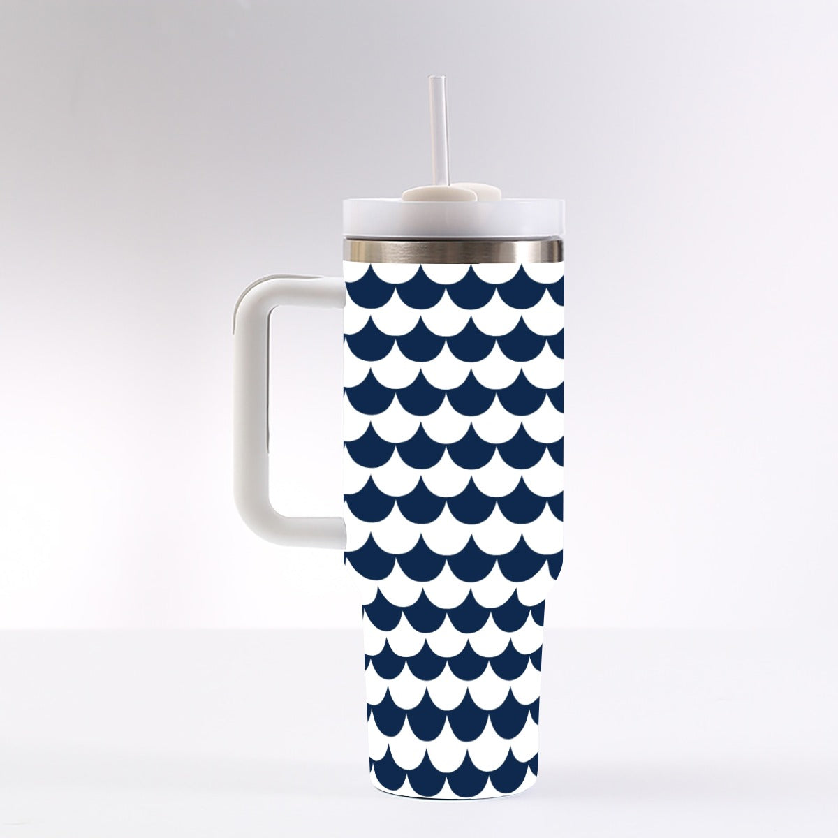 White/Navy Scalloped 40 oz Tumbler With Handle