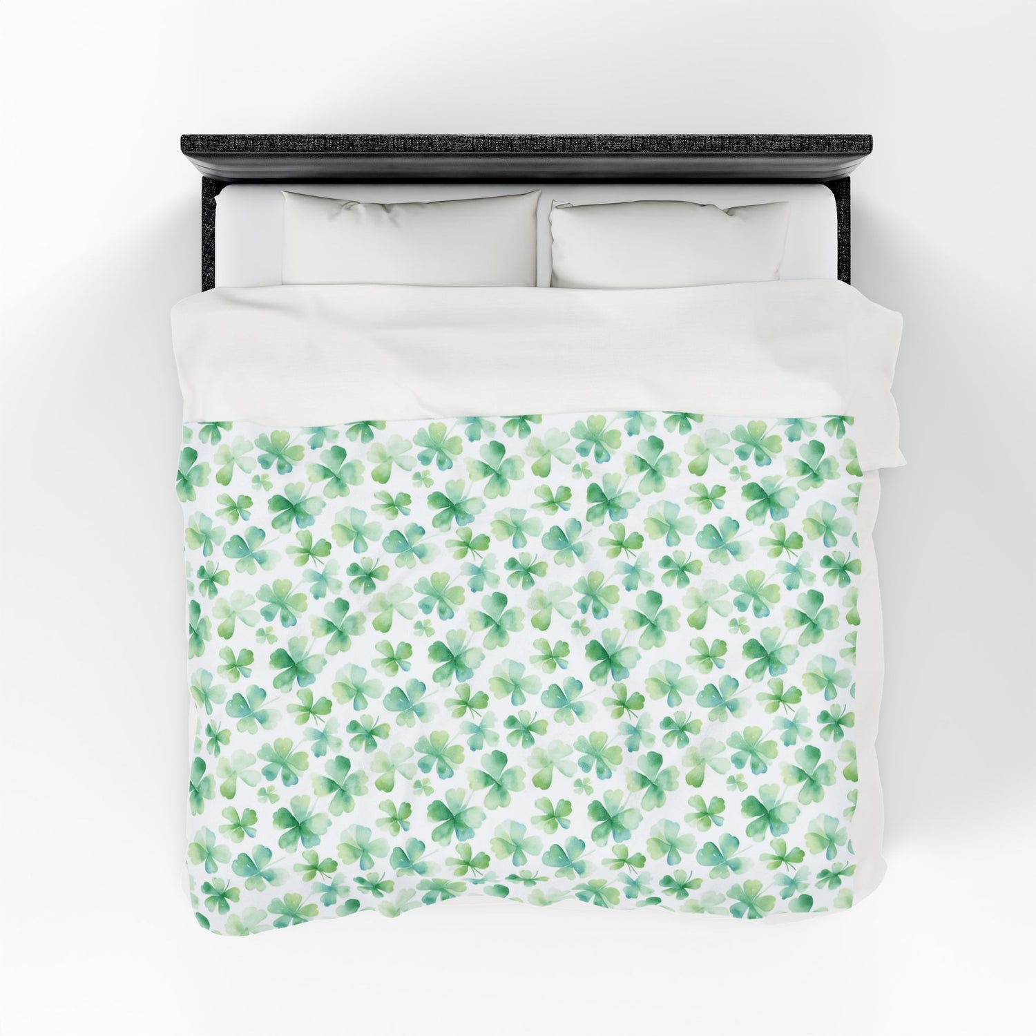 St. Patrick's Day Velveteen Plush Blanket, Cozy Throw for Home Decor, Shamrock-Patterned Soft Blanket for Kids and Adults